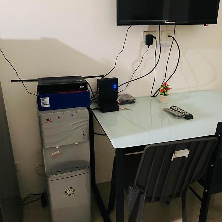 Shore Residence D7 Near Mall Of Asia & Airport Manila Exteriör bild